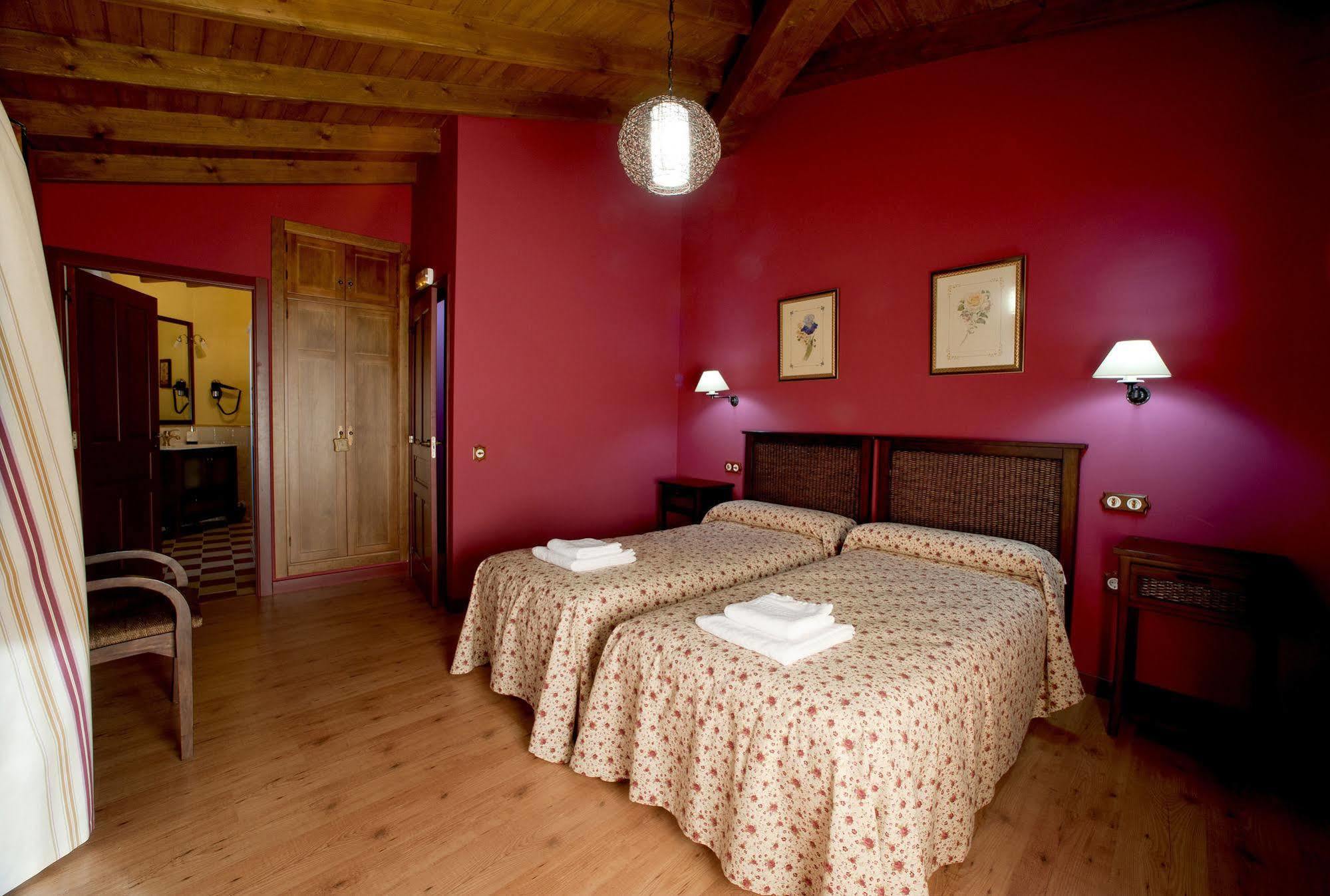 Casas Rurales Acebuche, Descubre el Otoño Mágico en el Valle de Ambroz Casas del Monte Esterno foto