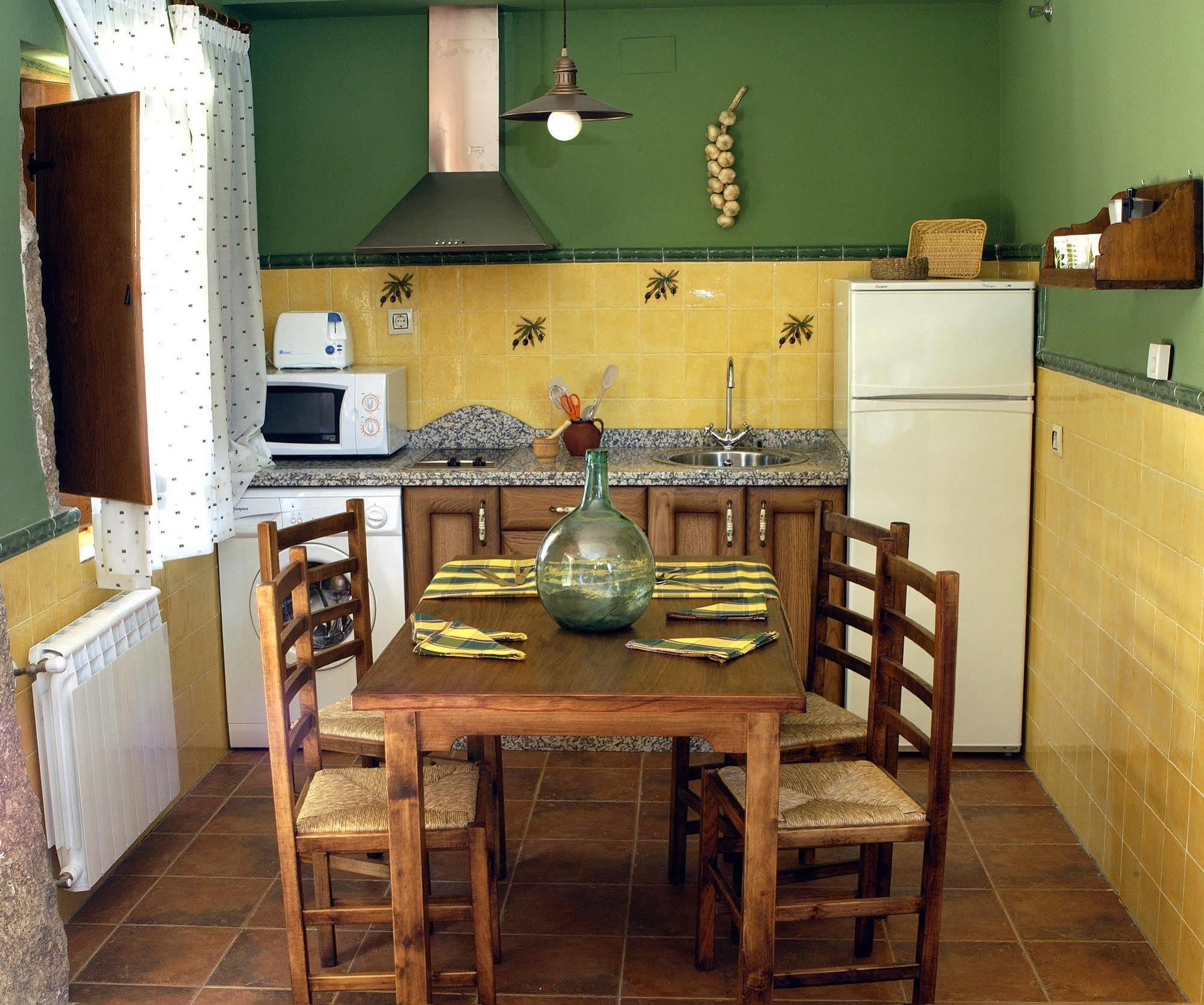 Casas Rurales Acebuche, Descubre el Otoño Mágico en el Valle de Ambroz Casas del Monte Esterno foto